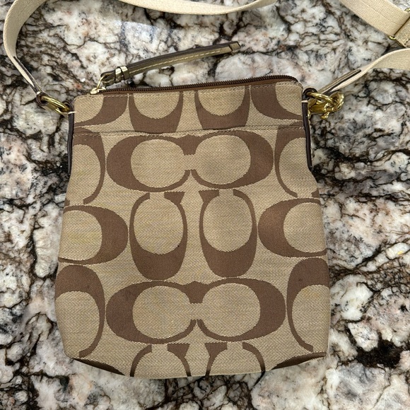 Vintage Signature Tan Gold Stripe Coach Swingback - Picture 4 of 16